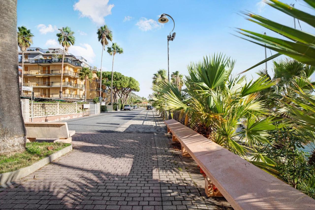 Apartmán Casa Laura Elena San Bartolomeo Al Mare Exteriér fotografie
